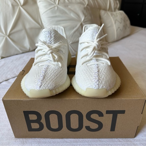💢OFFERS WELCOME💢 White Yeezy Boost 350 V2 - Picture 6 of 7